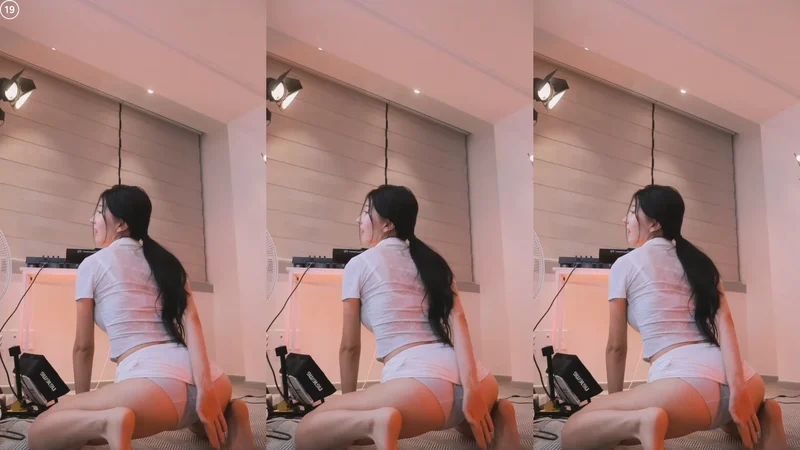 섹시한 슬렌더 몸매 여캠 BJ하ㄴㄴ 하얀 치마